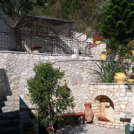 Porto Poros Mikros Gialos