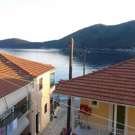 Porto Poros * Mikros Gialos