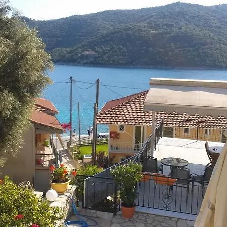 Porto Poros * Mikros Gialos