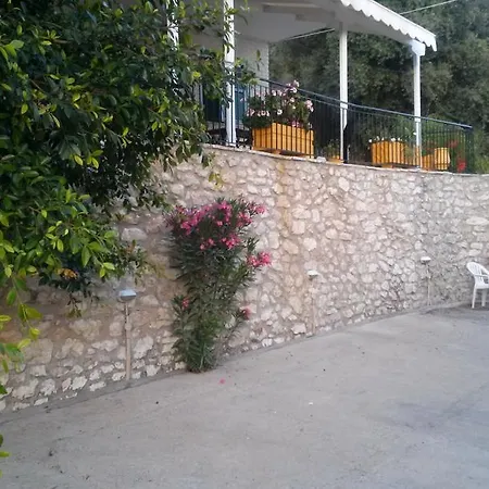 Porto Poros * Mikros Gialos