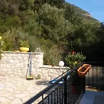 아파트 Porto Poros 미크로스 지알로스